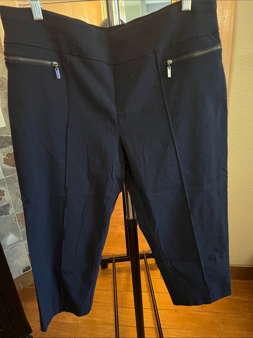 Style & Co. Black Stretch Zip-Pocket Capri Pants
